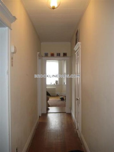 Brookline 2 Bed 1 Bath BROOKLINE- BOSTON UNIVERSITY $3,300  Boston University - $3,400