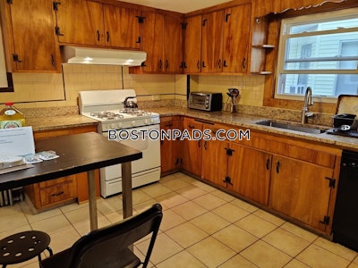 Medford 5 Beds 2 Baths Tufts  Tufts - $5,500