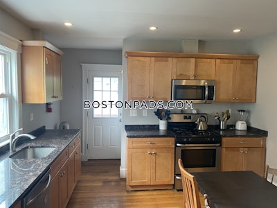 Medford 6 Beds 2 Baths  Tufts - $7,500