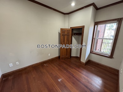 Brookline 4 Beds 2 Baths  Cleveland Circle - $5,550 No Fee